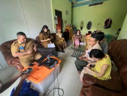 Tingkatkan Pelayanan Publik, Kecamatan Medan Baru Dan Disdukcapil Lakukan Perekaman e-KTP Ke Rumah Warga Penyandang Disabilitas 