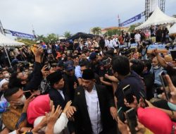 Hadiri Silaturahmi Kebangsaan di Medan, Anies Baswedan Disambut Lautan Massa di Istana Maimun