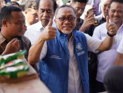 Tinjau Pasar Tradisional di Mandailing Natal, Mendag : Stok Aman Hingga Akhir Tahun 