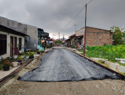Berpuluh Tahun Ditutupi Bangunan Liar, Bobby Nasution Buka Akses dan Beton Jalan Aman Medan Helvetia 