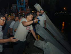 Antisipasi Banjir, Bobby Nasution Tinjau Pemasangan Tanggul Sementara di Taman Maharani