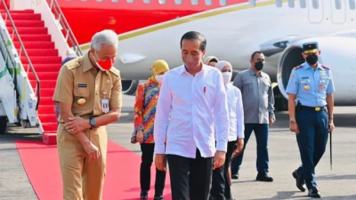 Jokowi Sebut Rambut Putih, Kode Dukung Ganjar di Pilpres 2024?
