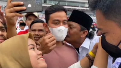 Pipinya Dicium Bapak-bapak di Acara Relawan Jokowi, Gibran Ngaku Trauma