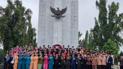Peringati Hari Pahlawan, GM PLN UID Sumut dan Gubernur Sumatera Utara Ikuti Upacara dan Tabur Bunga Bersama