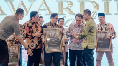 Bobby Nasution Terima Penghargaan Sahabat Pers Dari SPS Sumut