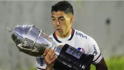 Teken Kontrak Dua Tahun, Luis Suarez Resmi Gabung ke Gremio