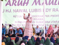 Nawal Lubis Hadiri ‘Aruh Mulud’ Bersama Ribuan Jemaah