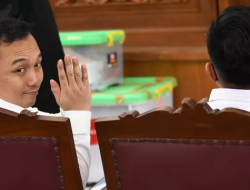 Mengaku Tak Melihat Sambo Pegang Senjata, Jaksa Semprot Ricky Rizal: Terserah Kau Lah