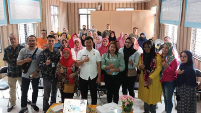 Tingkatkan Omset, Kelurahan Teladan Barat Gelar Pelatihan Medsos Kepelaku UMKM