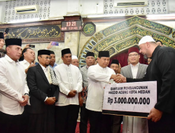 Bantu Pembangunan Mesjid Agung, Menhan Prabowo Subianto Serahkan Bantuan Rp3 Miliar