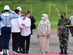 Edy Rahmayadi Sambut Kedatangan Joko Widodo di Lanud Soewondo