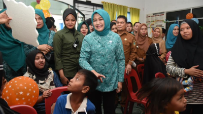 Pastikan Imunisasi Polio Maksimal, Ketua TP PKK Sumut Kunjungi PIN Polio di Desa Sena
