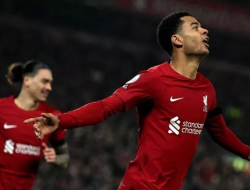 Cetak Gol Perdana di Derby Merseyside,  Cody Gakpo Masuk Buku Rekor Liverpool