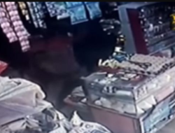 Viral, Nenek Penjaga Warung di Medan Labuhan Dipukul Perampok Pakai Balok