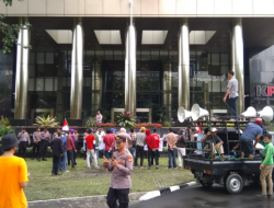 LPLHK Geruduk Kantor KPK dan Kejagung, Massa Mendesak KPK Usut Dugaan Korupsi PEN di Sumut