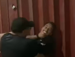 Video Pria Berkacamata Cekik, Ludah dan Pukul Pengendara Lain Berujung ke Polisi