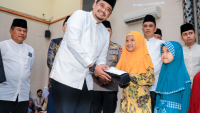 Safari Ramadhan, Bobby Beri Sejumlah Bantuan ke Masjid Pahlawan Muslimin Medan Kota
