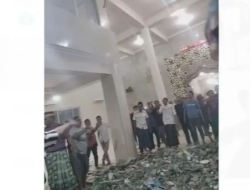 Kubah Masjid di Makassar Ambruk, Puluhan Jemaah Dilarikan ke Rumah Sakit