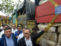 Pemerintah Bakal Musnahkan Baju Bekas Impor Senilai Rp 80 Miliar