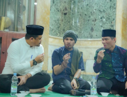 Ngabuburit Bersama Ustad Hanan Attaki, Ini Pesan Booby Ke Para Pemuda