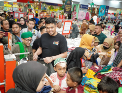 Bobby Nasution & 100 Anak Yatim Dhuafa Belanja Kebutuhan Lebaran