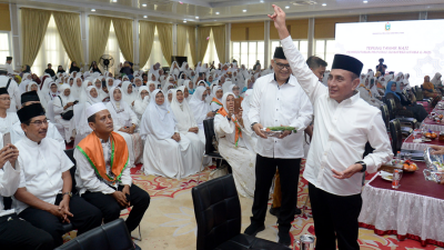 Tepung Tawar Calon Jemaah Haji, Edy Rahmayadi Ingatkan Jaga Kesehatan