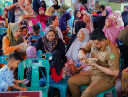 Sambil Makan Siang Bersama Masyarakat, Bobby Nasution Dengar Curhatan Warga