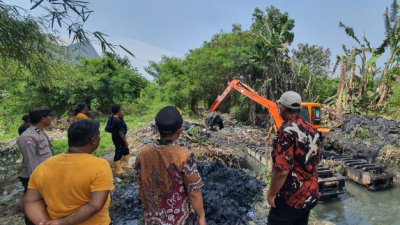 Antisipasi Banjir, Kecamatan Medan Deli dan Dinas SDABMBK Medan Lakukan Normalisasi Drainase