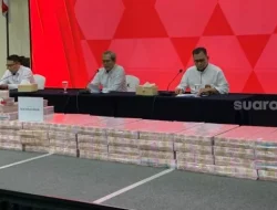 KPK Pamerkan Duit Pencucian Uang Lukas Enembe Rp 81,6 M