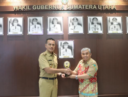 Ijeck Terima Penghargaan dari KI Sumut Atas Dedikasi Mewujudkan Keterbukaan Informasi Publik