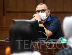 Terbukti Korupsi di Proyek BTS 4G, Eks Dirut Bakti Kominfo Anang Achmad Latif Divonis 18 Tahun Penjara